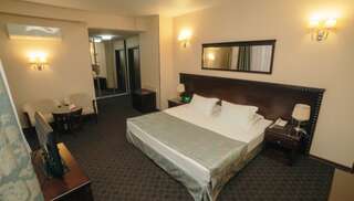 Гостиница Green Hall Hotel Каменск-Уральский-0